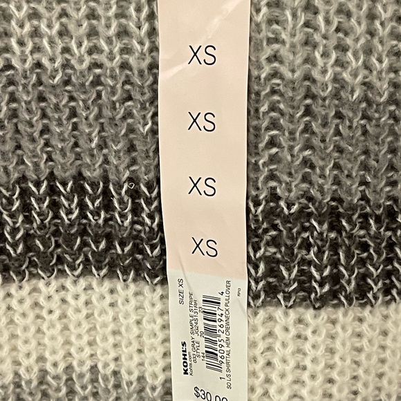 ❤️SO Crewneck , Shirt tail hem , gray, white , stripe’s sweater , NWT. Size xs - Picture 3 of 7